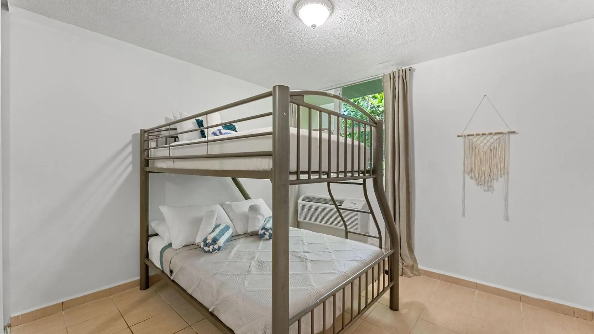 Semesterbostad Townhome Withrooftop Terrace At Landing View 303 Rincón